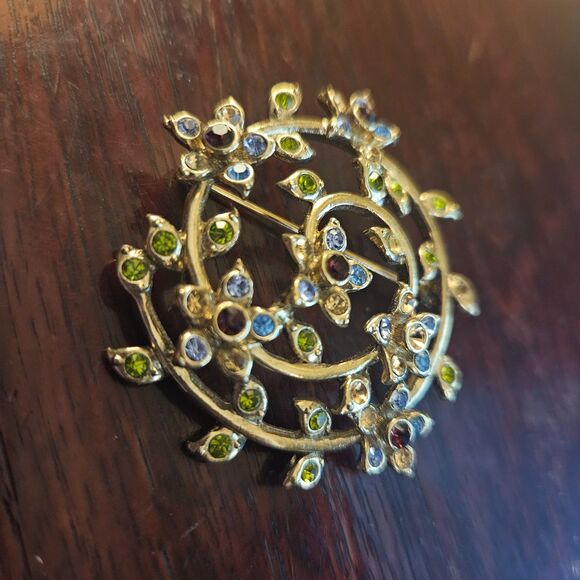 1967 Monet Signed Spring Spiral Floral Gold Plated Brooch with Rhinestones - Picture 7 of 8